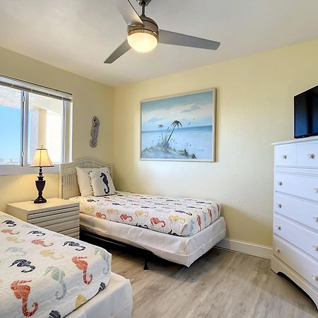 Oceanfront Balcony, Pool, Bbq, Steps To Flagler Ave Villa New Smyrna Beach Exteriör bild