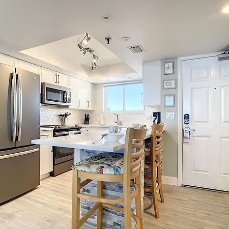 Oceanfront Balcony, Pool, Bbq, Steps To Flagler Ave Villa New Smyrna Beach Exteriör bild