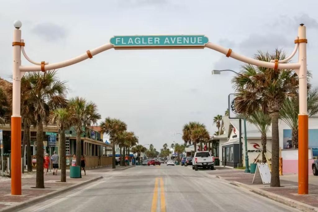 Oceanfront Balcony, Pool, Bbq, Steps To Flagler Ave Villa New Smyrna Beach Exteriör bild